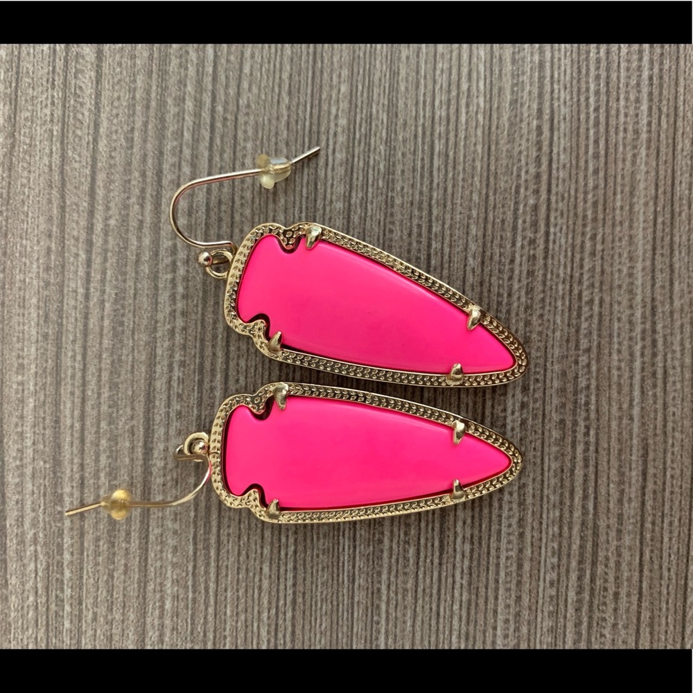 NWOT Hot Pink Skylar Kendra Scott Earrings